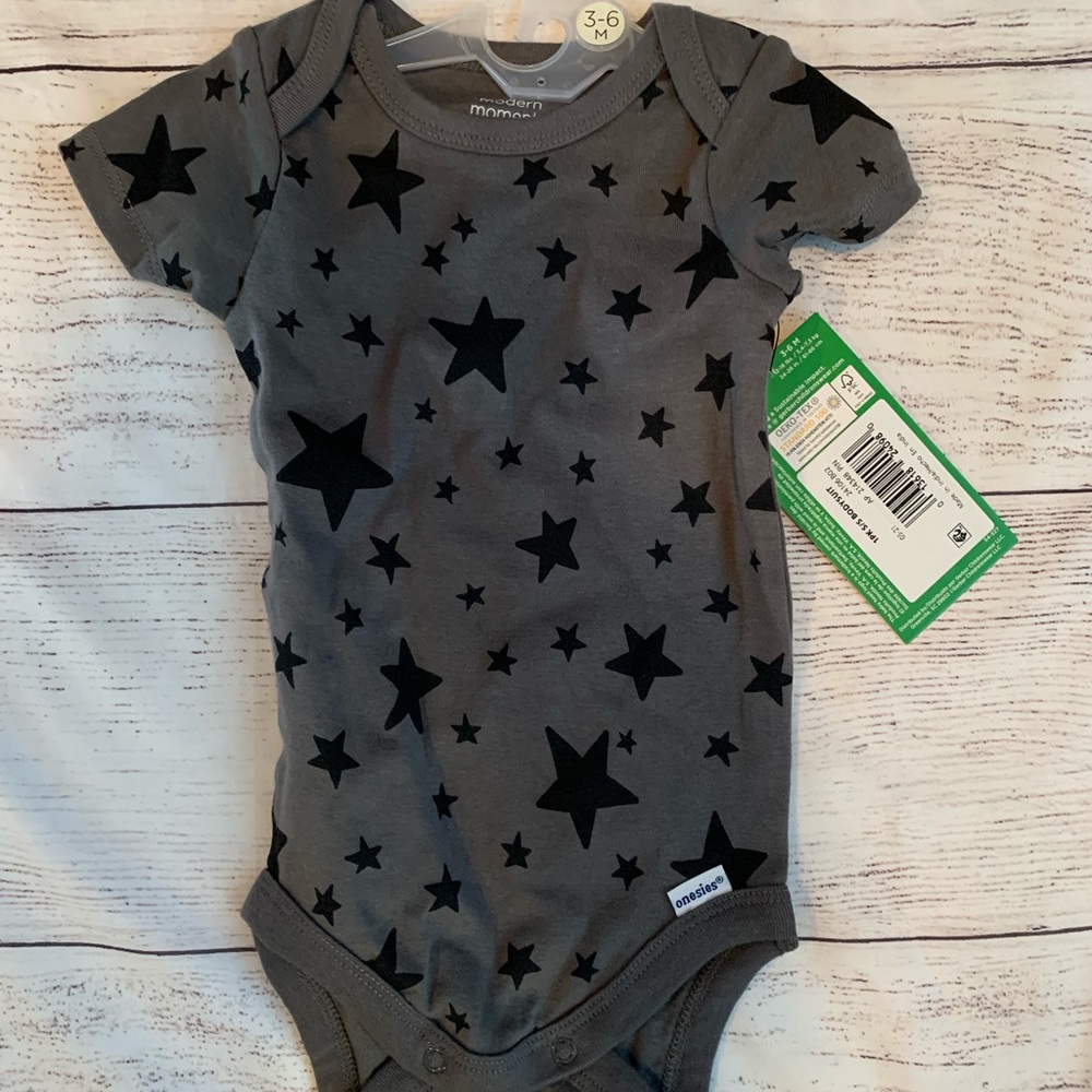 Gerber new Star gray onesie